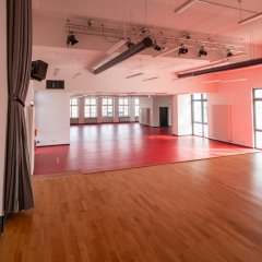 Bürgerhaus Heckholzhausen großer Saal mit Bühne